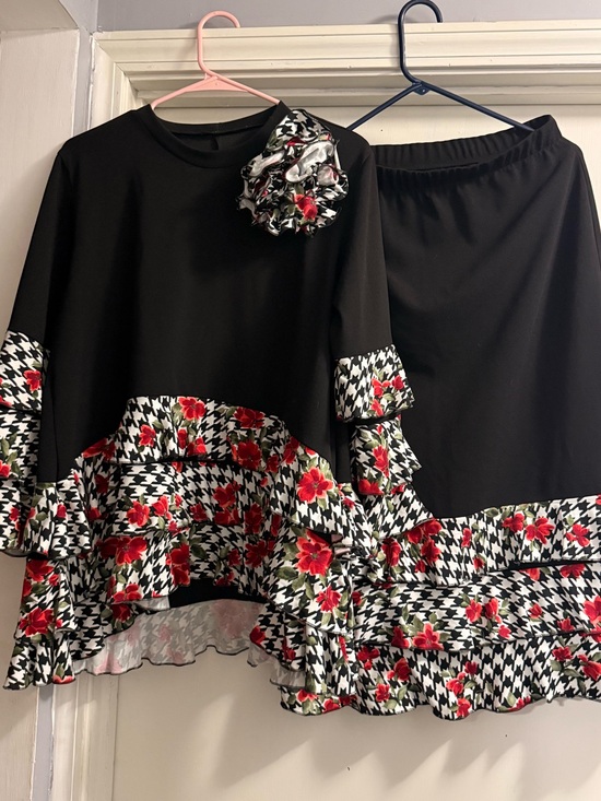 Dresses & Skirts - Black Two-Piece Dress Set with Floral Houndstooth Ruffle Trim